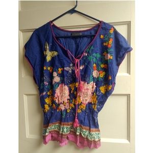 Multi-colored and multi-printed short sleeved top